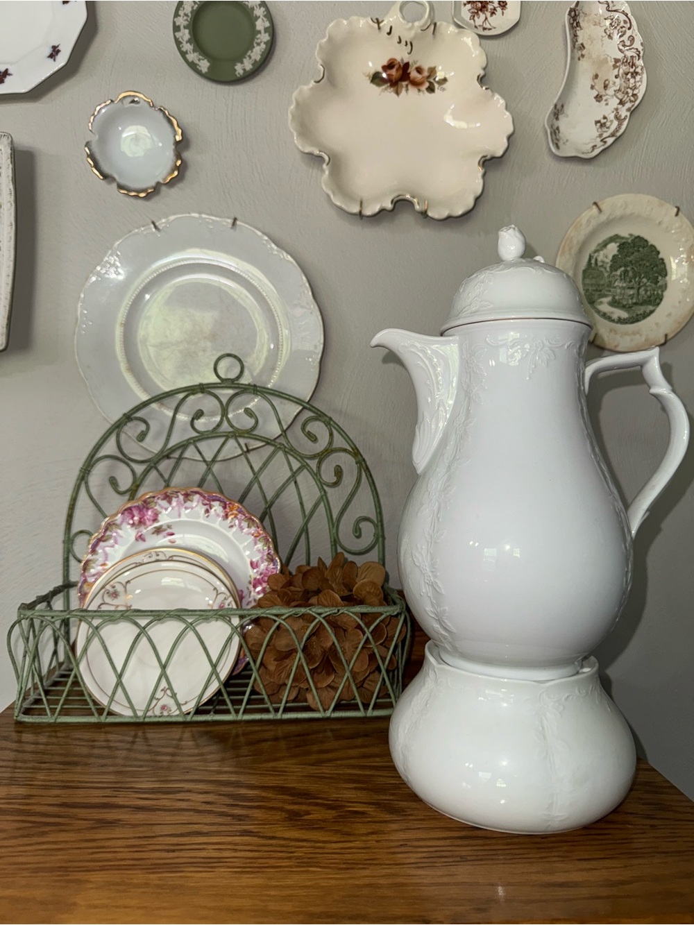 Cottagecore Kaiser White Porcelain Coffee Carafe with Warmer